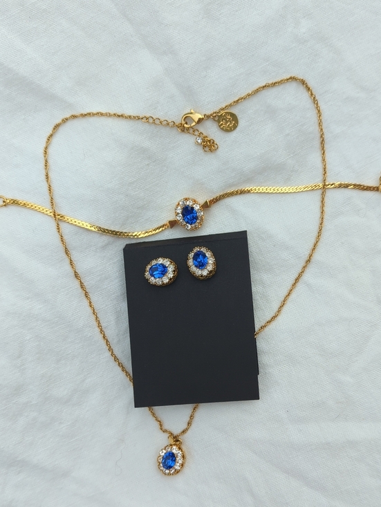 AdF Jewelry - Vintage ADF 4 Piece Set Sapphire And Diamond Colored Crystals